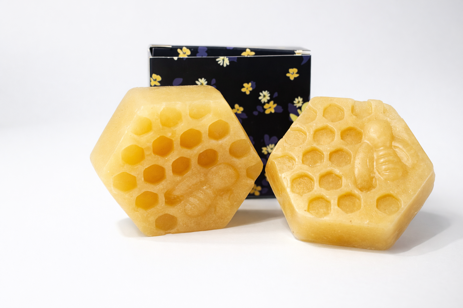 NuskaWellness De-Tan Herbal Soap (Gold)